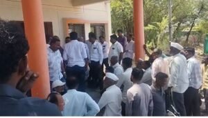 बेवनूरमध्ये दारूबंदीसाठी जनआक्रोश, सरपंचांनी ठोस भूमिका घेऊन दारूबंदीचा ठराव करावा; महिला-युवकांची एकमुखी मागणी