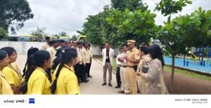 विद्यार्थ्यांच्या सुरक्षित प्रवासासाठी लातूर पोलिसांचा पुढाकार; RTO सोबत पोद्दार शाळेत संयुक्त भेट.